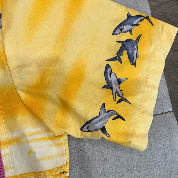 [S]KY’s Tropical Ocean Print Yellow Cotton Hawaiian Shirt Shark Sea Turtle USA - Picture 6 of 7